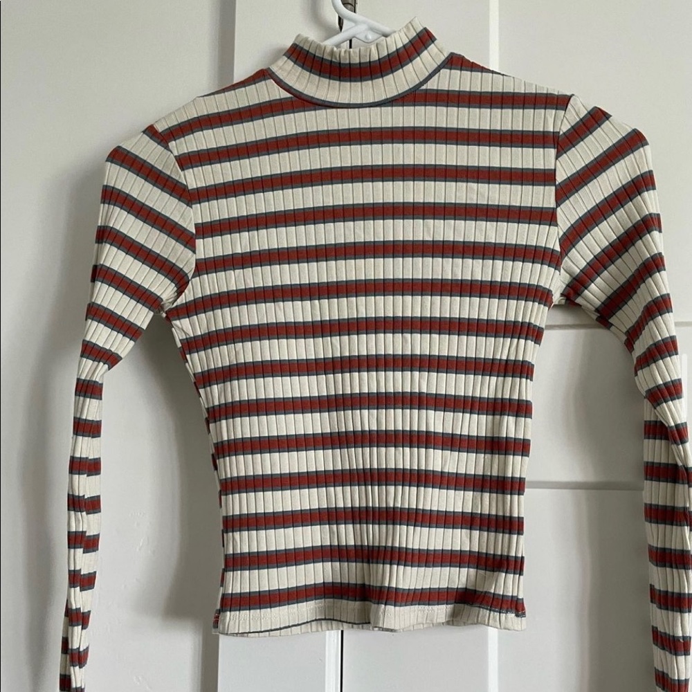 tillys turtle neck